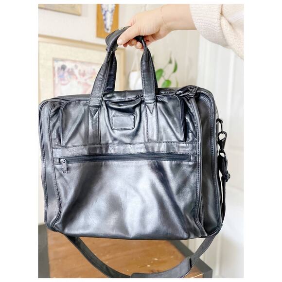 Tumi Black Leather Expandable Padded Laptop Briefcase Messenger Bag - Picture 11 of 12